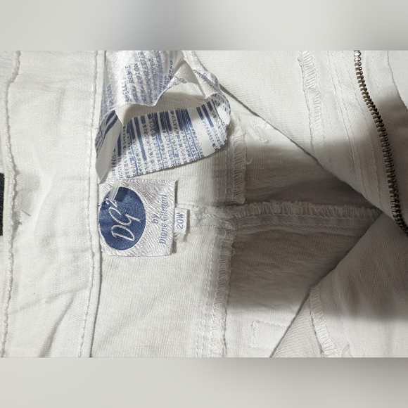 Plus Size 20W white capris - Picture 6 of 6